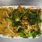 Best C8. Chicken w. Broccoli (Combination Plate) in Galloway, NJ