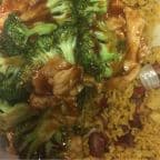 Best Chicken w. Broccoli in Garlic Sauce (Combo Platter) in Fayetteville, NC