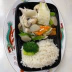 Best Moo Goo Gai Pan (Combo Plate)磨菇鸡片 （套餐） in Victoria, TX