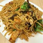Best Chicken w. Garlic Sauce Chow Mein in Santa Cruz, CA