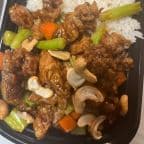 Best 腰果鸡 Chicken with Cashew Nuts (Special Combo) in Knoxville, TN