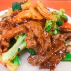 Best Beef w. Garlic Sauce in Winchester, MA