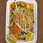 Best Vegetables Pad Thai 泰式菜炒河粉 in Drexel Hill, PA