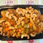 Best Chicken with Cashew Nuts in Manchester, CT