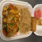 Best Chicken w. Garlic Sauce in Fairburn, GA