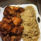 Best Sesame Chicken/General Tso's Chicken ( come with fried rice and egg roll) in Southfield, MI