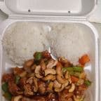 Best Cashew Chicken in Omaha, NE