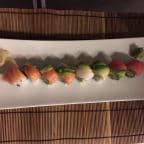 Best Rainbow Roll in Middletown, CT
