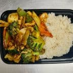 Best Hunan Chicken (Combo Platter) in Bowie, MD