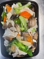 Best Moo Goo Gai Pan with White Sauce in Baltimore, MD