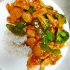 Best Szechuan Chicken Combo Plate in Phoenixville, PA