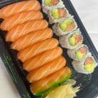 Best Salmon Sushi Dinner in Brooklyn, NY