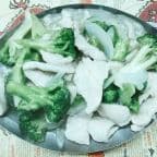 Best Chicken w. Broccoli in Burbank, IL